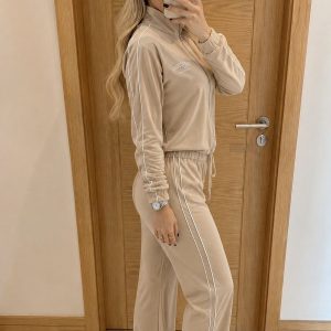 Conjunto dama chaqueta y pantalón ancho beige