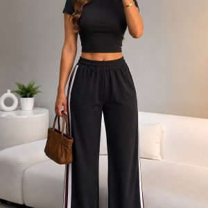 Conjunto dama crop top y pantalón ancho con franja negro