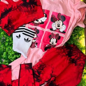 Conjunto deportivo tie-dye rojo y rosado